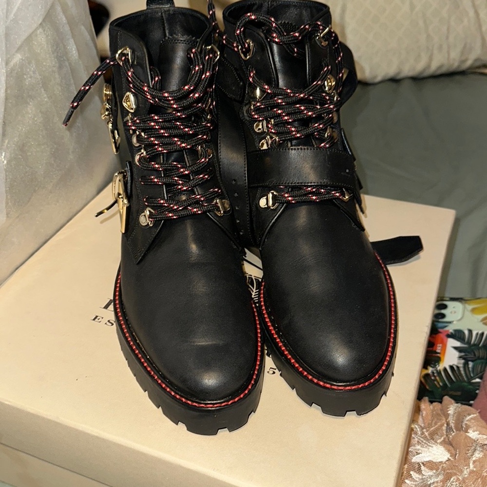 Burberry boots